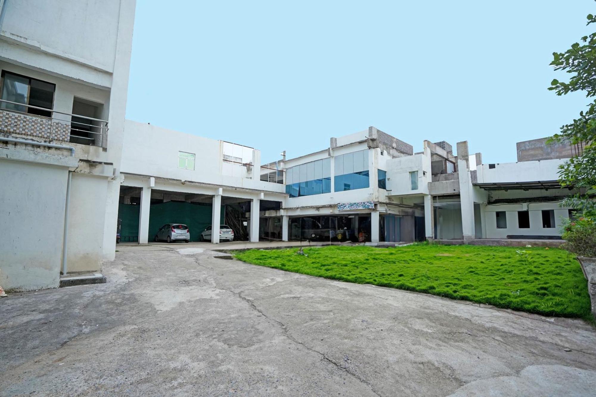 Hotel O Ss Palace Rāipur 外观 照片