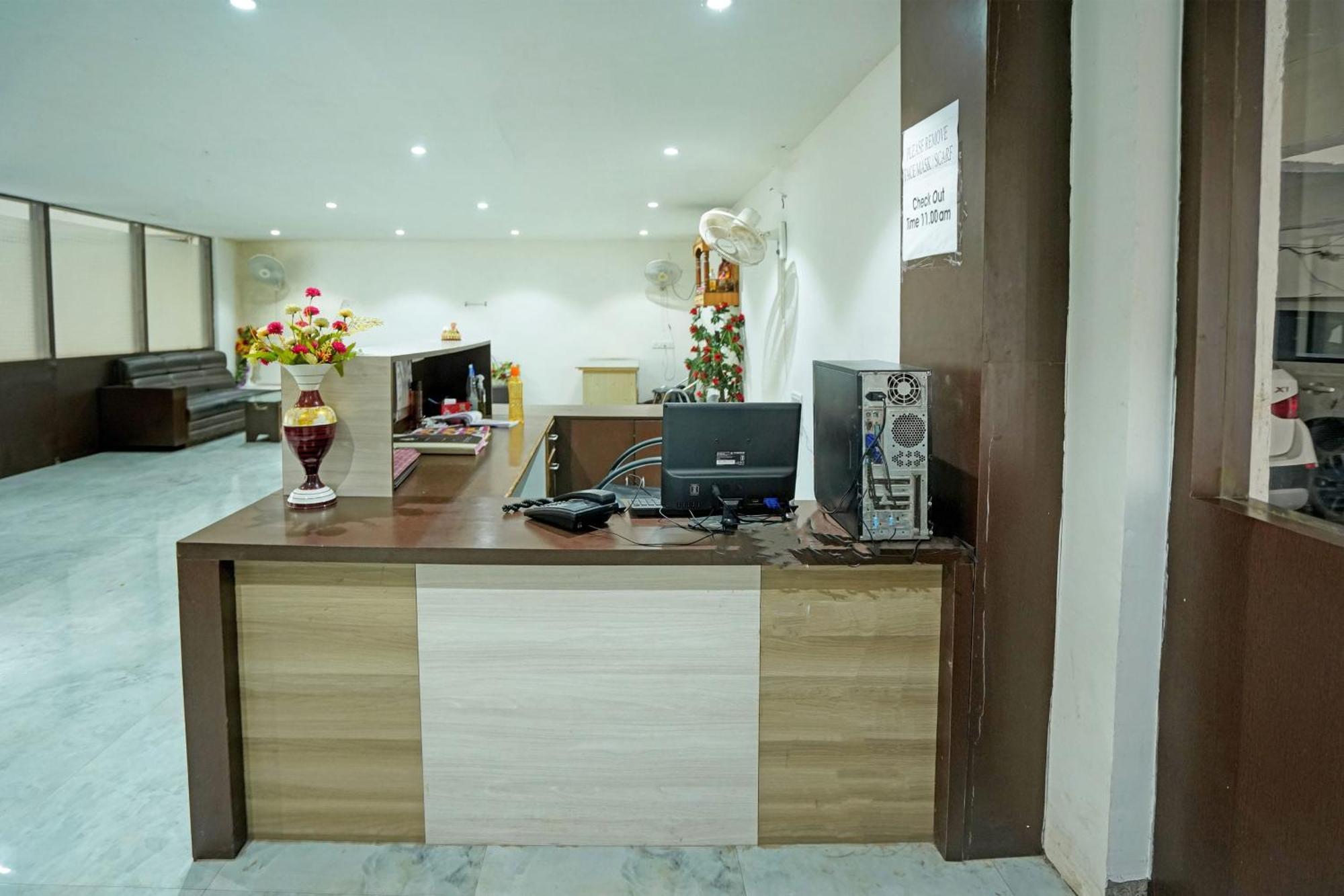 Hotel O Ss Palace Rāipur 外观 照片