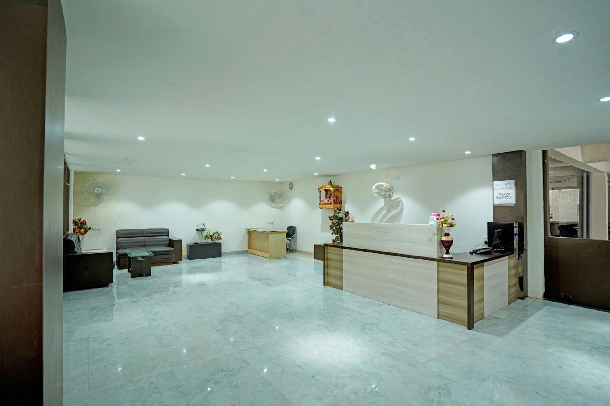 Hotel O Ss Palace Rāipur 外观 照片